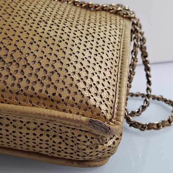 Chanel Gold Woven Women's Bag - Picture 7 of 14